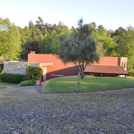 Дом отдыха Casa De Outeiro Кабесейраш-ди-Башту