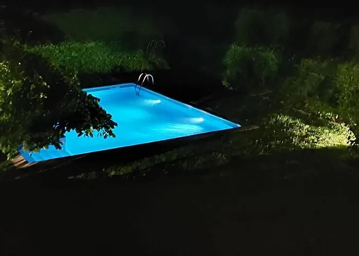 Casa De Outeiro Кабесейраш-ди-Башту