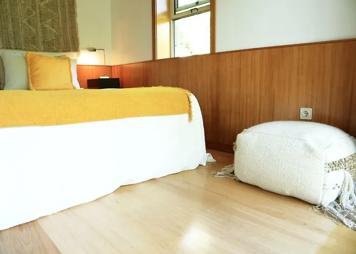 Casa De Outeiro * Кабесейраш-ди-Башту